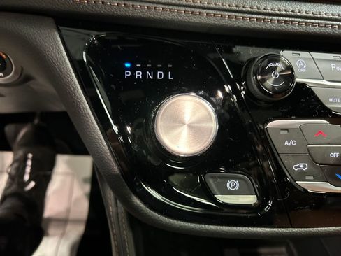 New 2026 Chrysler Pacifica Pinnacle image 18