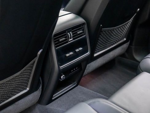 Certified 2024 Porsche Cayenne S image 19