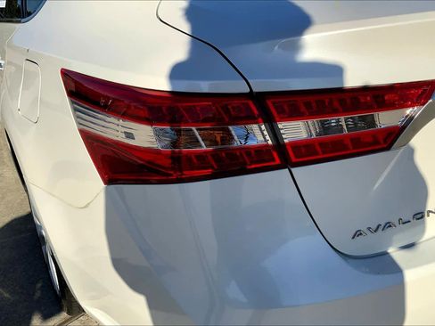 Used 2014 Toyota Avalon Limited image 26