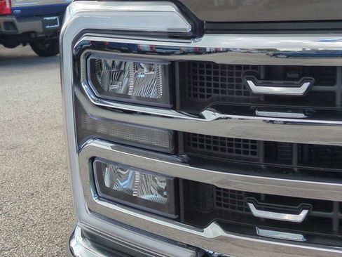 New 2026 Ford F250 Lariat w/ FX4 Off-Road Package image 10