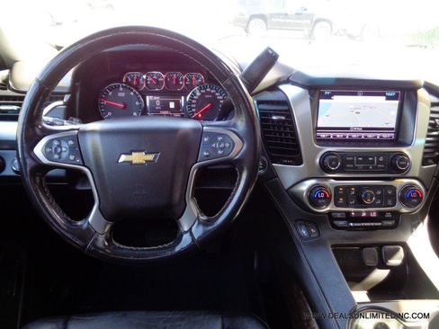 Used 2019 Chevrolet Suburban LT image 10