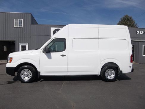 Used 2019 Nissan NV 2500 SV w/ Navigation Package image 2