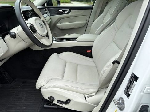 Used 2024 Volvo XC60 B5 Ultimate w/ Protection Package Premier AWD/4WD image 9