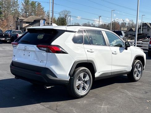 New 2025 Toyota RAV4 LE image 3