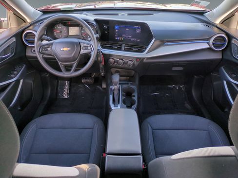 Used 2024 Chevrolet Trax LS image 10