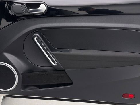 Used 2014 Volkswagen Beetle GSR image 28