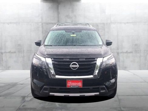 Certified 2025 Nissan Pathfinder SL w/ SL Premium Package FWD image 4