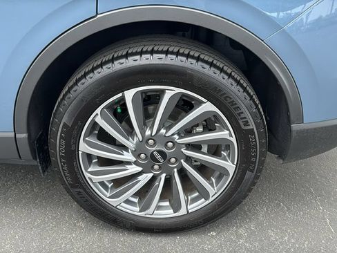 Used 2025 Lincoln Corsair Reserve FWD image 9