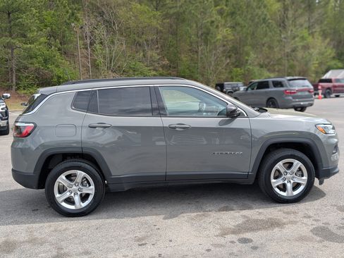 Used 2023 Jeep Compass Latitude w/ Sun and Sound Group image 9