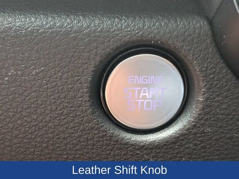 Used 2025 Kia Carnival SX w/ SX Dark Edition Package FWD image 30