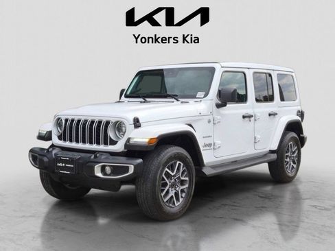 Used 2024 Jeep Wrangler Unlimited Sahara w/ Technology Group AWD/4WD image 1