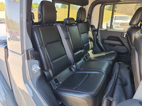 Used 2022 Jeep Gladiator Mojave w/ Trailer Tow Package AWD/4WD image 39