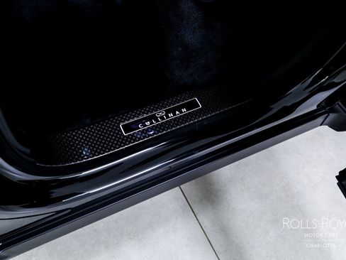Certified 2024 Rolls-Royce Cullinan Black Badge w/ Dark Exterior Package AWD/4WD image 23