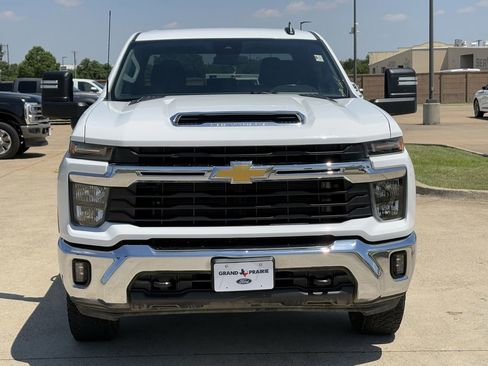 Used 2024 Chevrolet Silverado 2500 LT w/ Convenience Package AWD/4WD image 9