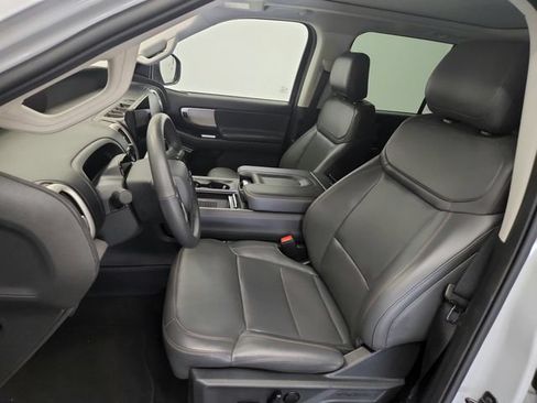 Used 2025 Ford Expedition Active AWD/4WD image 19