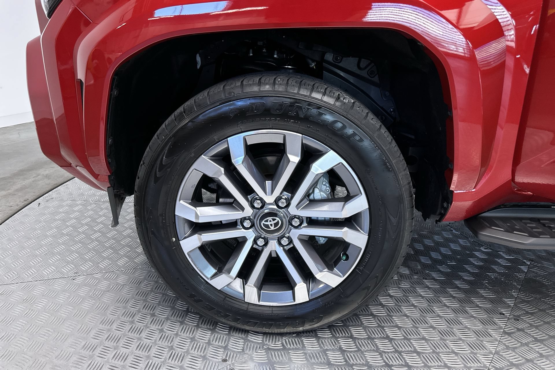 Used 2025 Toyota 4Runner Limited AWD/4WD image 27