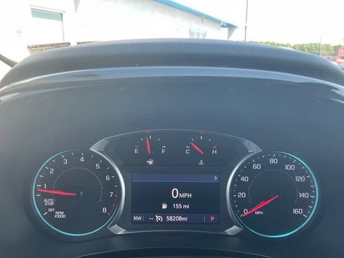 Used 2021 Chevrolet Traverse LT AWD/4WD image 4
