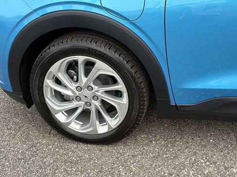 New 2027 Chevrolet Bolt LT w/ Comfort Package image 9