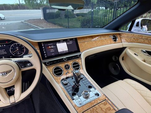 Used 2022 Bentley Continental GT Mulliner image 14