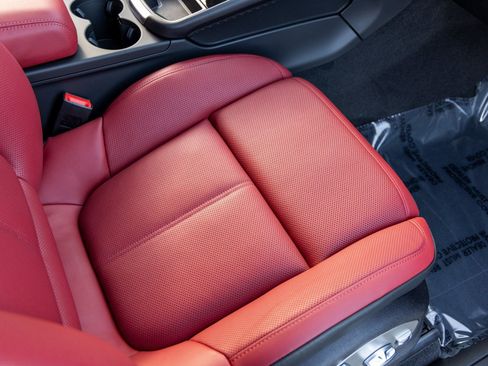 New 2026 Porsche Macan image 52