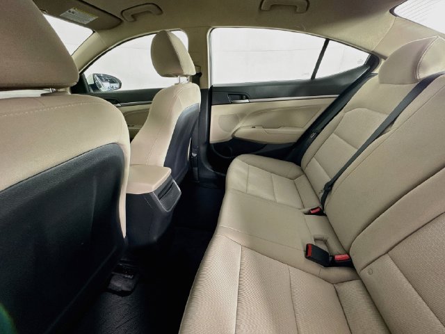 Used 2018 Hyundai Elantra SEL FWD image 21