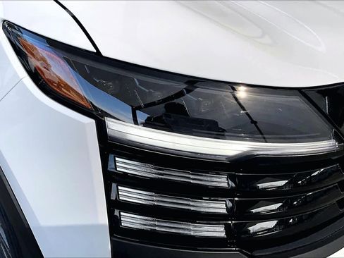 New 2026 Nissan Kicks S image 18