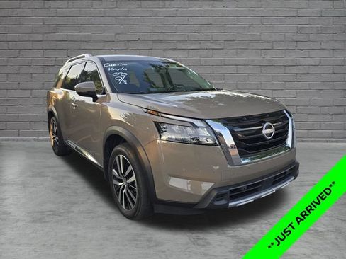 Certified 2025 Nissan Pathfinder Platinum w/ Cargo Package FWD image 1