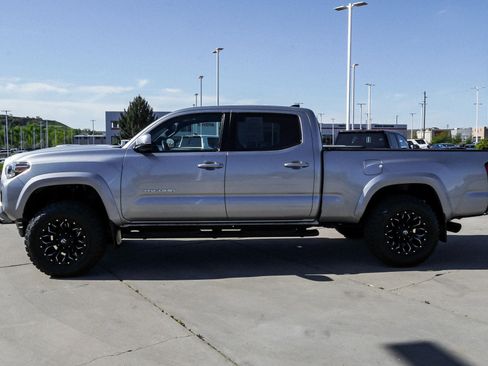 Certified 2017 Toyota Tacoma TRD Sport w/ Premium & Technology Package AWD/4WD image 5