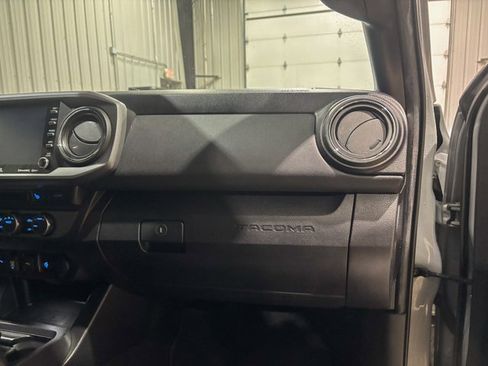 Used 2021 Toyota Tacoma TRD Off-Road w/ TRD Premium Off Road Package image 27