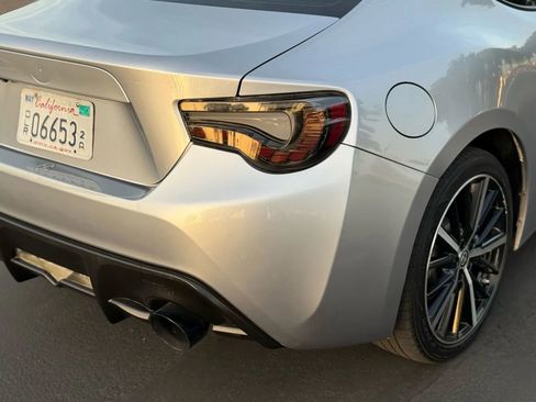 Used 2018 Toyota 86 image 15