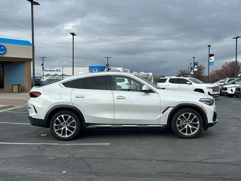 Used 2021 BMW X6 xDrive40i w/ Premium Package image 2