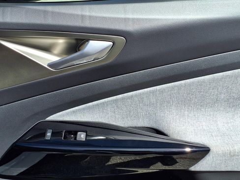 Certified 2023 Volkswagen ID.4 Pro image 25