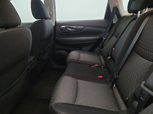 Used 2017 Nissan Rogue S image 18