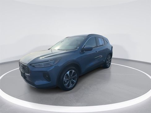 Used 2025 Ford Escape Platinum image 4