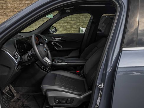 Used 2025 BMW X1 xDrive28i w/ Technology Package image 24