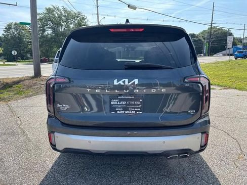 Used 2024 Kia Telluride EX w/ EX Captain's Chair Package AWD/4WD image 4