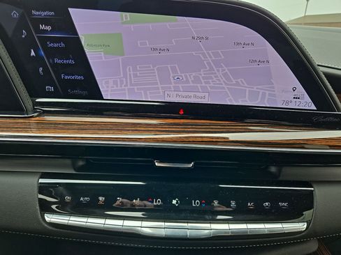 Used 2024 Cadillac Escalade ESV Premium Luxury image 18