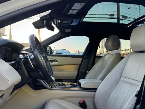 Used 2018 Land Rover Range Rover Velar R-Dynamic SE image 12