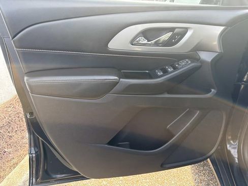 Used 2019 Chevrolet Traverse LT w/ LPO, Cargo Package FWD image 24
