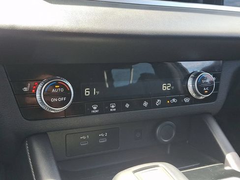 Used 2025 Mitsubishi Outlander SE AWD/4WD image 17