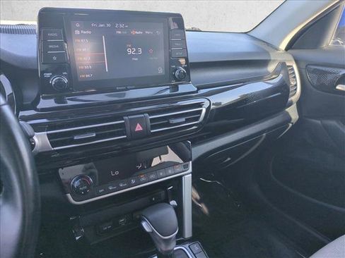 Used 2021 Kia Seltos EX image 14