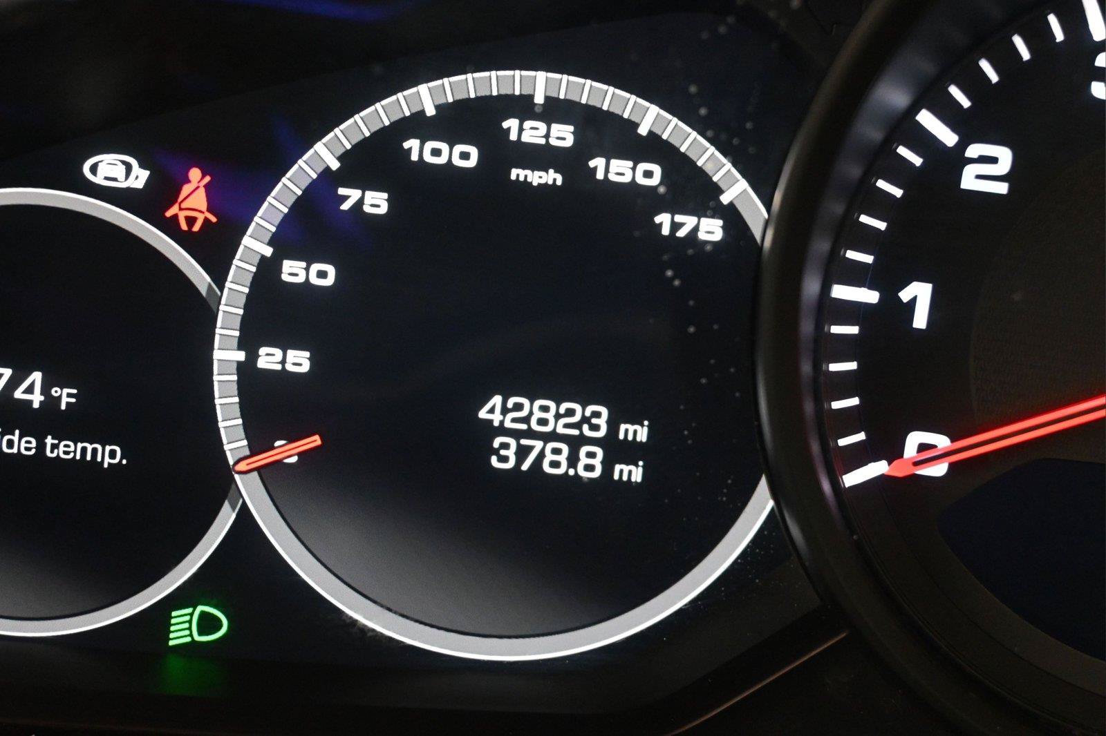 Used 2021 Porsche Cayenne AWD/4WD image 3