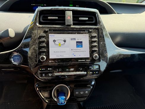 Used 2021 Toyota Prius Prime LE FWD image 11