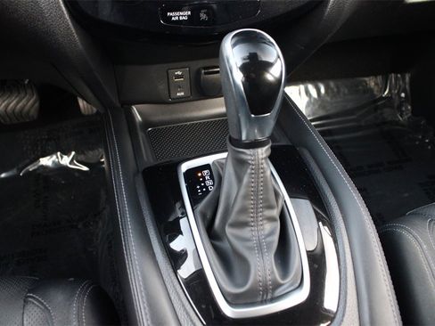 Used 2018 Nissan Rogue Sport SL w/ SL Premium Package image 22