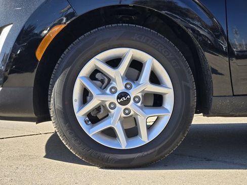 Certified 2025 Kia Soul LX image 11