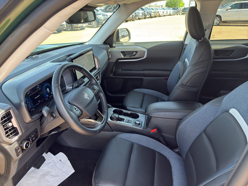 Used 2025 Ford Bronco Sport Outer Banks w/ Outer Banks Tech Package+ AWD/4WD image 8