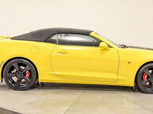 Used 2017 Chevrolet Camaro SS image 12