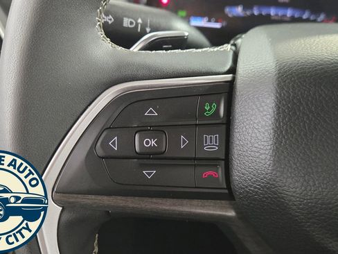 Used 2024 Jeep Grand Cherokee Limited AWD/4WD image 13