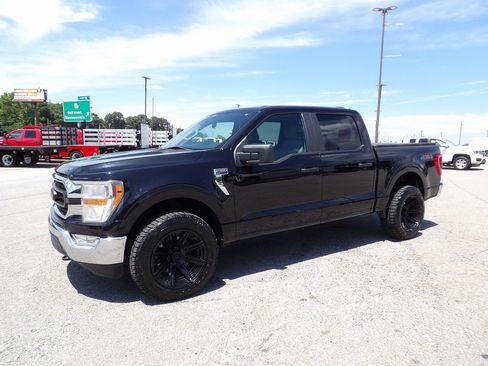 Used 2022 Ford F150 XLT AWD/4WD image 3