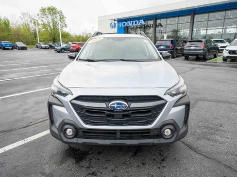 Used 2024 Subaru Outback Premium AWD/4WD image 2